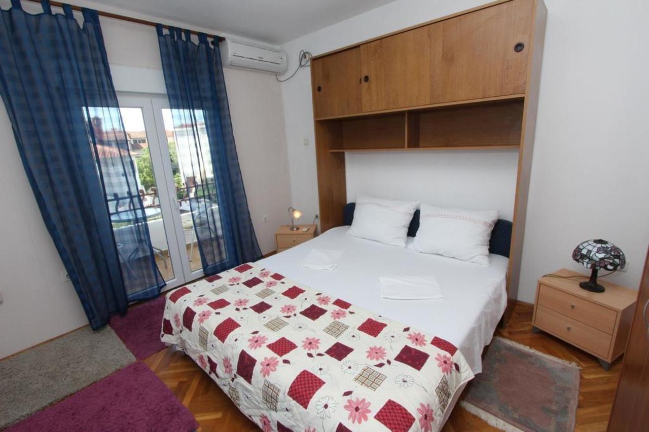 Rooms And Apartments Sally โรวีน ภายนอก รูปภาพ