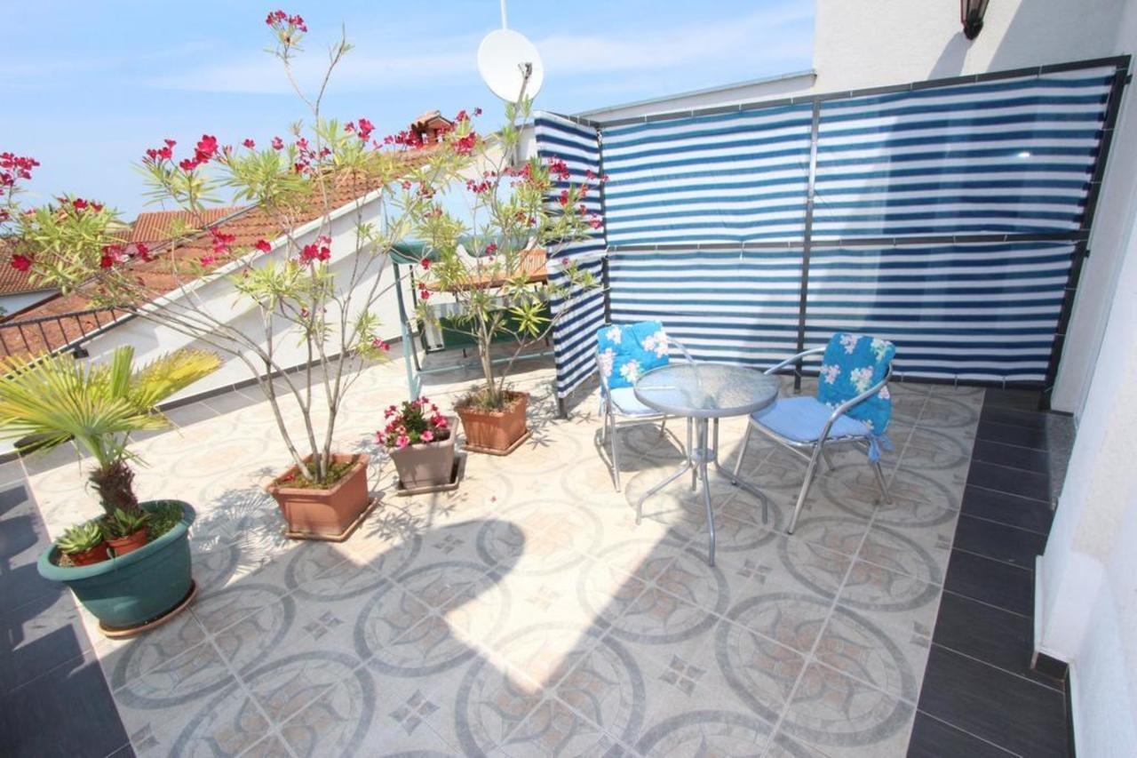 Rooms And Apartments Sally โรวีน ภายนอก รูปภาพ