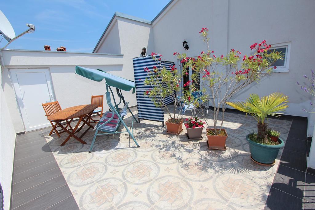 Rooms And Apartments Sally โรวีน ภายนอก รูปภาพ