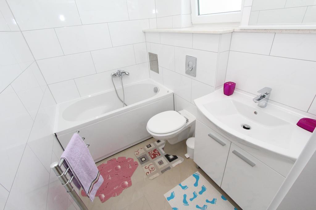 Rooms And Apartments Sally โรวีน ห้อง รูปภาพ