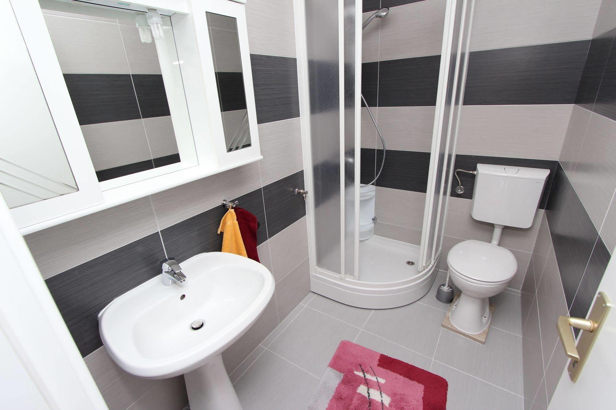 Rooms And Apartments Sally โรวีน ภายนอก รูปภาพ